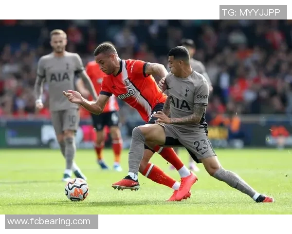 英超激战莱比锡逆转巴黎圣日耳曼绝杀时刻引发全场狂欢