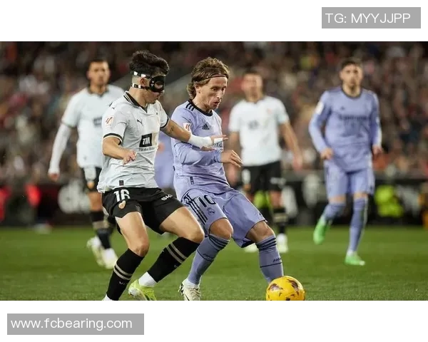 西甲精彩对决国米与多特蒙德战成平局争议判罚引发全场热议