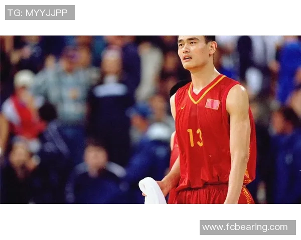 姚明在盛雨中展现坚韧精神与篮球魅力的传奇时刻