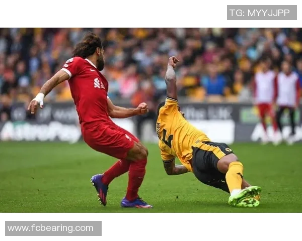 莱比锡大胜那不勒斯5-1帽子戏法引发全场狂欢与数据分析 莱比锡大胜那不勒斯5-1帽子戏法引发全场狂欢与数据分析