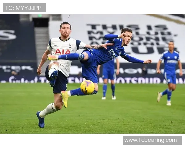 友谊赛精彩对决里昂与热刺战成平局引发全场热烈反响