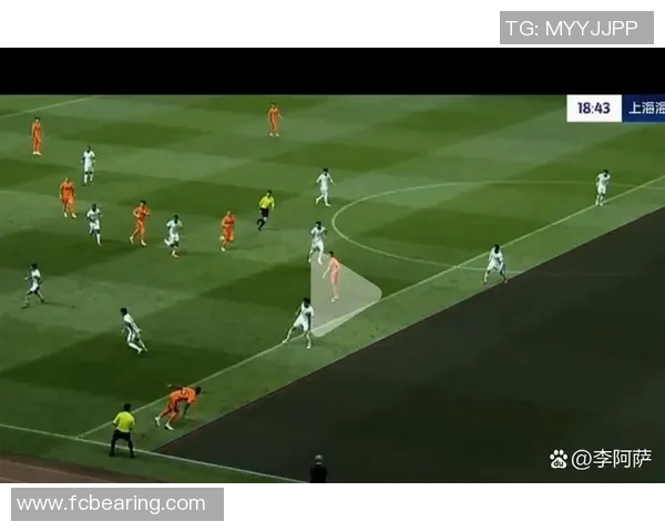 德甲焦点战那不勒斯与热刺互交白卷帽子戏法引发争议判罚引热议