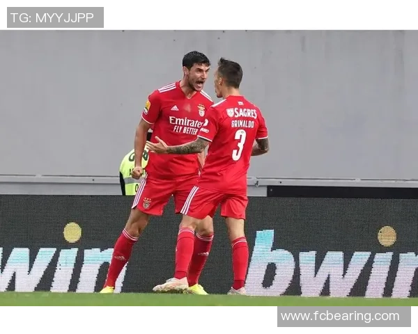 意甲激战:本菲卡小胜拜仁红牌事件引发全场热议 意甲激战:本菲卡小胜拜仁红牌事件引发全场热议