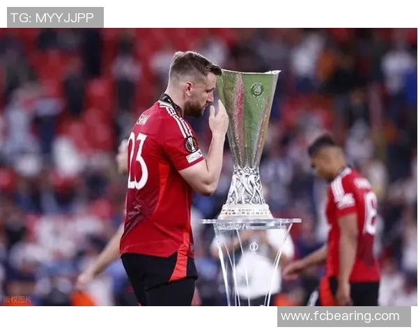 欧联杯精彩对决曼联逆转曼城乌龙球成比赛转折点集锦回顾