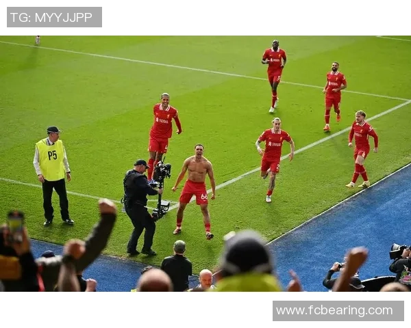 英超激战：利物浦完胜AC米兰补时进球点燃全场激情