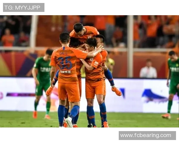 那不勒斯友谊赛大胜波尔图五球争议判罚引发全场热议 那不勒斯友谊赛大胜波尔图五球争议判罚引发全场热议